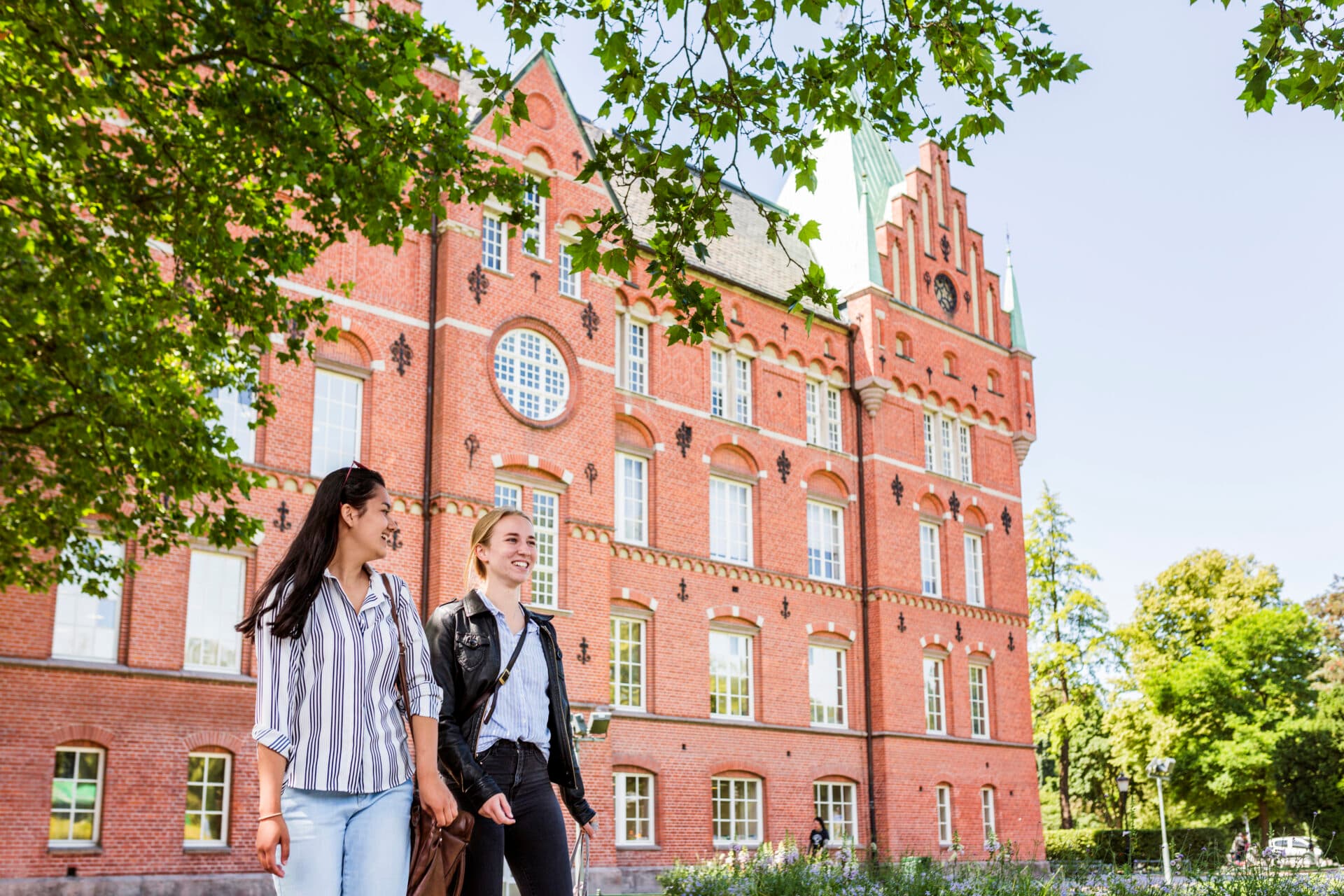 10 Tips to Get University Admission in Europe